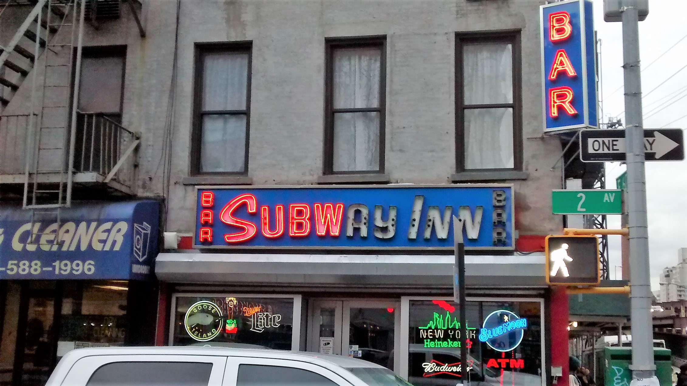 Subway Bar